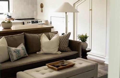 Rolling Acres House | Chic Haven: The Artisanal Carriage House