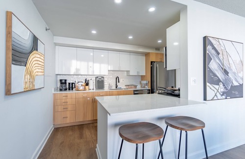 Pentagon City Condo | Chic Highrise 2BR King Bed Deluxe Escape Pool l GYM l Balcony Near DC/Metro/Mall