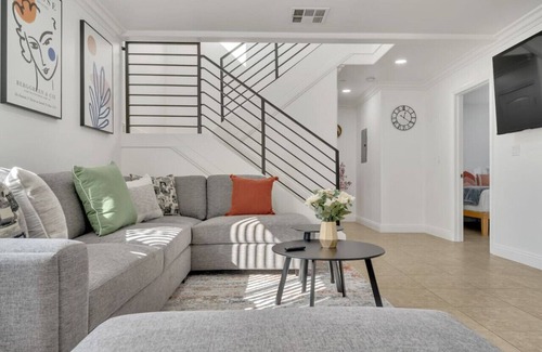 Lennox House | Chic home near SOFI & LAX