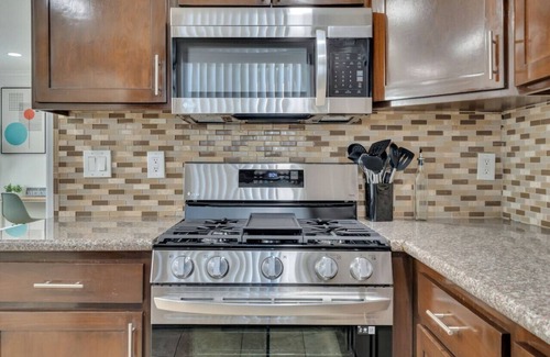 Lennox House | Chic home near SOFI & LAX