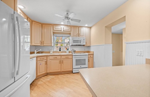 Sarasota House | Chic home with Pool near the Beach! - The Pink Flamingo