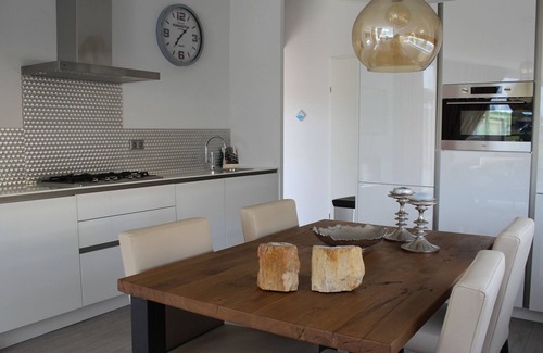 Gasthuis House | Chic Home With Sauna
