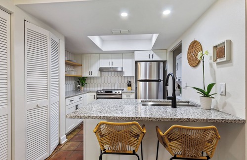 Historic Hyde Park North Condo | Chic Hyde Park Condo - 2 bed, 2 bath - 5 min to Shops, Bayshore & Amalie