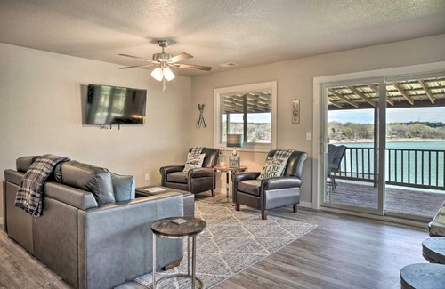 Shell Knob House | Chic Lakefront Home with Deck Less Than 1 Mi to Marina!