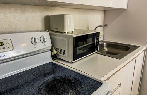 Ponce Centro Apartment | Chic loft/Great location/WiFi/Self check in-out/High Cleanliness Standards!
