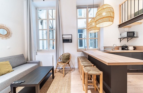 Puvis De Chavannes - Le Lycee Apartment | Chic Loft near Opera - Heart of Lyon 🎼✨ Opéra Suites - ARETHA