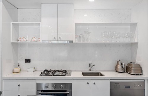 South Yarra Apartment | Chic Loft with Terrace & Premium Amenities Access