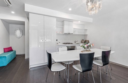 South Yarra Apartment | Chic Loft with Terrace & Premium Amenities Access