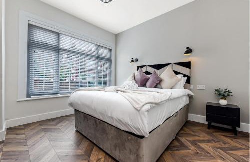 Harringay Apartment | Chic London Flat - 2 Doubles & Full Bath