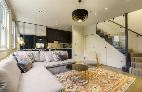Queen's Gate House | Chic Mews house in S Kensington