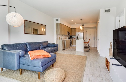 Northeast Miami Condo | Chic Miami Condo w/Pool, 6 Mi to South Beach