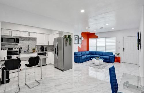 Golden Glades House | Chic Miami Escape- 4 Bedrooms, Game Room, Fire Pit, Pergola