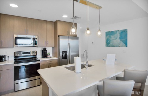 Clearwater Beach Condo | Chic Modern Condo Hotel Suite on the Beach