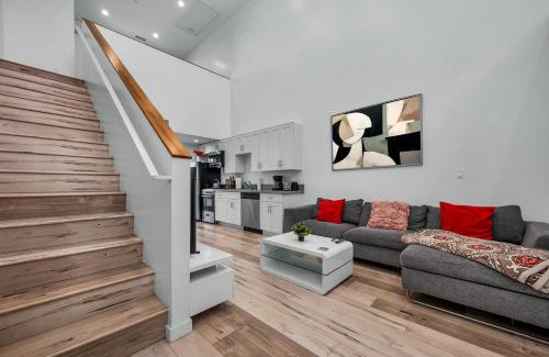 Wilshire Apartment | Chic Modern Loft in Hollywood 1 Bedroom with Balcony & Free Secure Parking