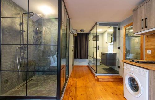 Fatih Apartment | Chic Modern Studio in the Historic Heart of Fatih