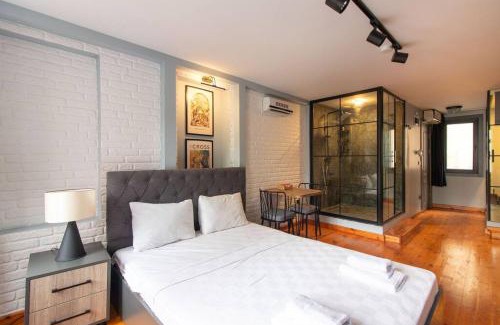 Fatih Apartment | Chic Modern Studio in the Historic Heart of Fatih