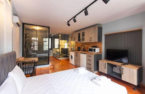 Fatih Apartment | Chic Modern Studio in the Historic Heart of Fatih