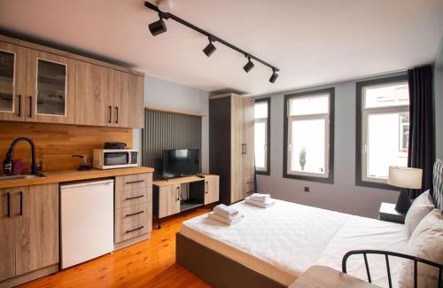 Fatih Apartment | Chic Modern Studio in the Historic Heart of Fatih