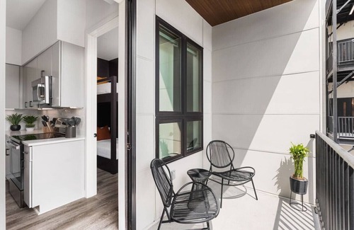 Edgehill Apartment | Chic Music Row Condo - Pool, Rooftop Deck with City View, Gym, Office + More!