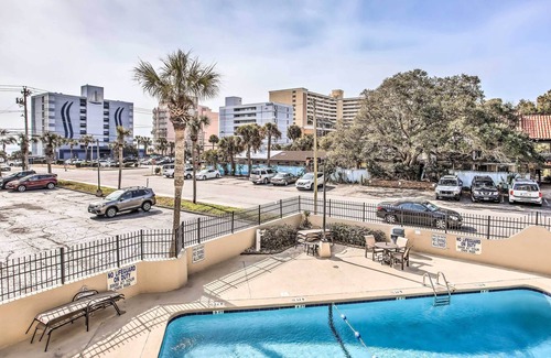 Myrtle Beach Condo | Chic Myrtle Beach Condo: Walk to the Beach!