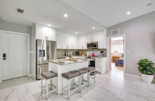 North Miami Cottage | Chic North Miami House ~ 7 Mi to Hard Rock Stadium