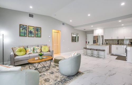 North Miami Cottage | Chic North Miami House ~ 7 Mi to Hard Rock Stadium