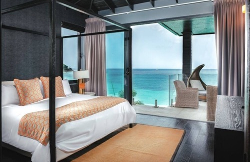 Fryes Beach Hotel | Chic Oceanfront 4 Bedroom Villa Perfect for Beachfront Morning Coffee Moments