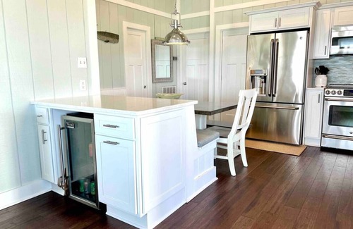 Long Beach House | Chic oceanfront house for cozy beach getaway