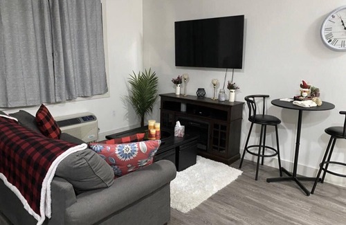 Bay Shore Apartment | Chic on Main Street apartment near it all!
