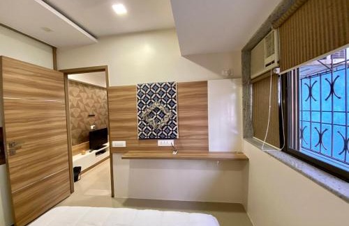 Ranwar Apartment | Chic Pad in Bandra West