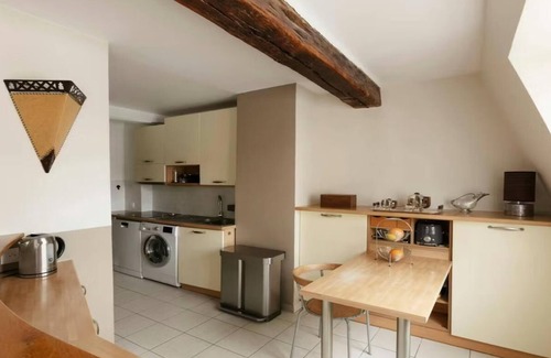 5th Arrondissement Apartment | CHIC PARISIAN RETREAT- ROOFTOP VIEWS CULTURAL GEMS & ELEGANT LIVING - MOUFFETARD