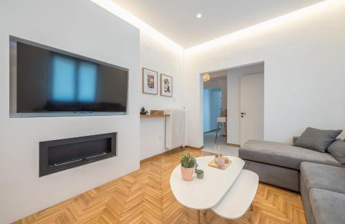 Kypseli Apartment | Chic penthouse with stunning view