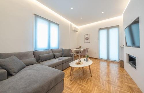Kypseli Apartment | Chic penthouse with stunning view