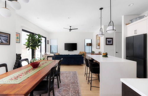 Brentwood House | Chic Poolside Escape - Central Austin 4BR + Pool