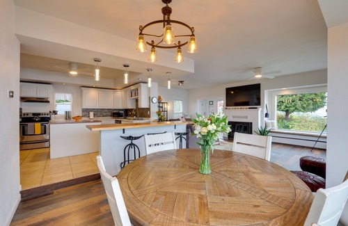 Port Angeles House | Chic Port Angeles Home w/Oceanfront Balcony!