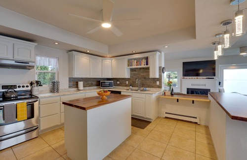 Port Angeles House | Chic Port Angeles Home w/Oceanfront Balcony!