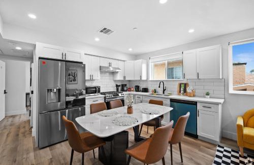 Downtown Los Angeles House | Chic Private Room with Bath-Steps to USC and Downtown LA