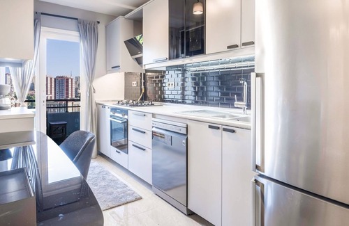 Kucukcekmece Apartment | Chic Residence 10 min to Mall of Istanbul