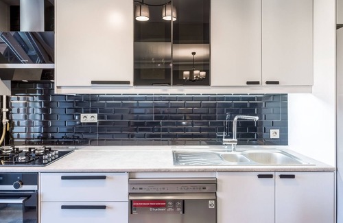 Kucukcekmece Apartment | Chic Residence 10 min to Mall of Istanbul
