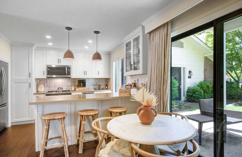 Napa Condo | Chic Resort Retreat : Pool Access, Kitchen, Patio