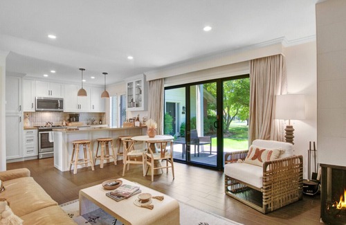 Napa Condo | Chic Resort Retreat : Pool Access, Kitchen, Patio