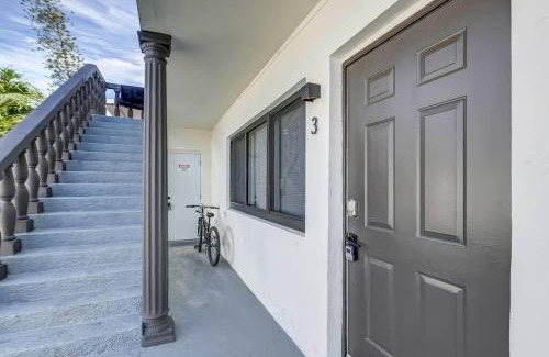 Imperial Point Apartment | Chic Retreat: 2BR Apartment!