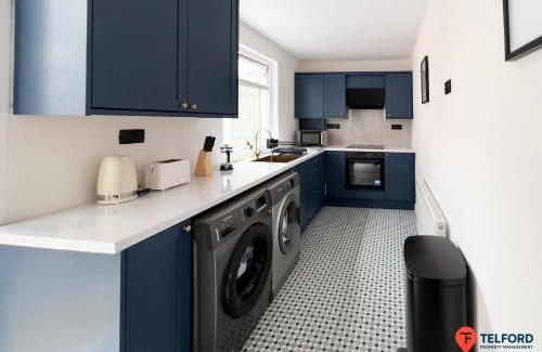 Belfast Apartment | Chic Retreat in Ballyhackamore