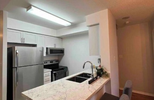 Bayview Glen Apartment | Chic Richmond Hill Condo at Prime Location
