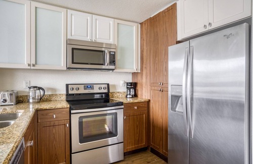 Rincon Hill Apartment | Chic Rincon Hill 1BR w/Gym & Lounge, walk to Embarcadero, by Blueground