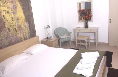 Akrogialion Apartment | Chic seaside apartment in Akrogiali - 60 sqm - Sea view