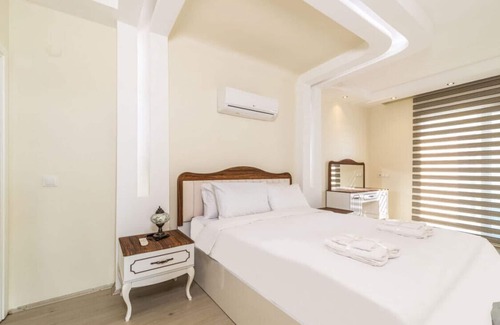 Kargicak Apartment | Chic Seaview Flat Near New Year Market in Alanya