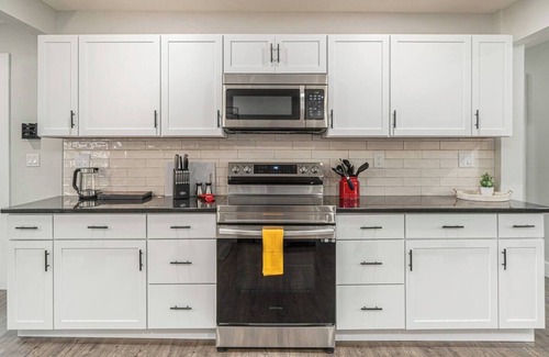 Grandview House | Chic Space/12M->Belton, 910 Mbps