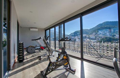 Emiliano Zapata House | Chic, Spacious Condo, Great Walkability, Pool, Gym, Rooftop Views