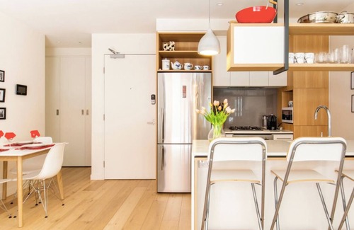 South Melbourne Apartment | Chic Sth Melbourne Apartment with Huge Private Courtyard
